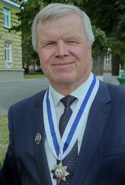 Анатолий Мухарев