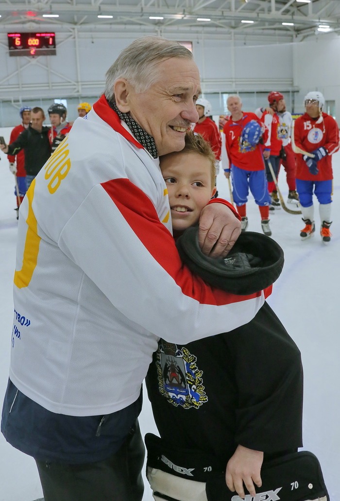 Боровичи, хоккей с мячом, Виктор Анисимов