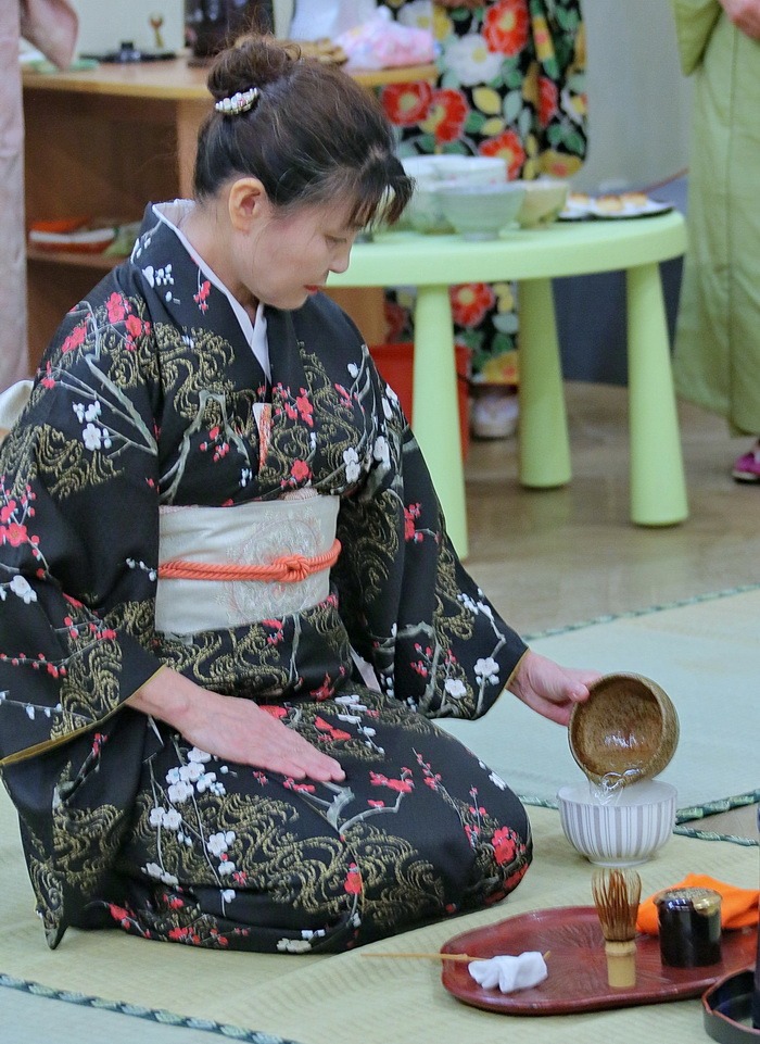 НГОМЗ, Япония, чайная церемония